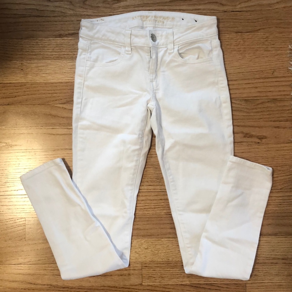 American Eagle white super stretch jeggings
